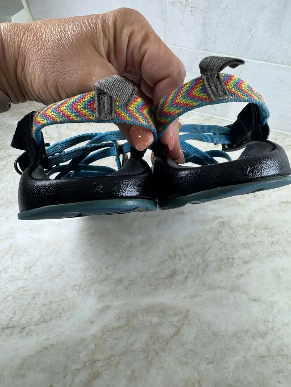 Chaco ZX/2 Classic Youth Sport Sandals Rainbow Chevron Straps Size 2 Black